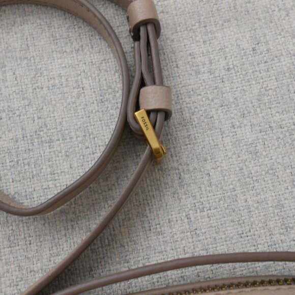 Fossil Taupe Color Neutral Leather Crossbody Bag read details. - Picture 11 of 15